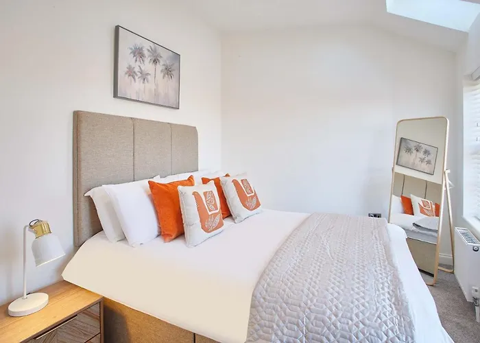 Host & - Lemonade Arch Holiday home Whitby