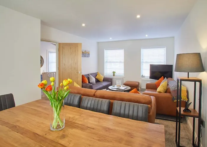 Host & - Lemonade Arch