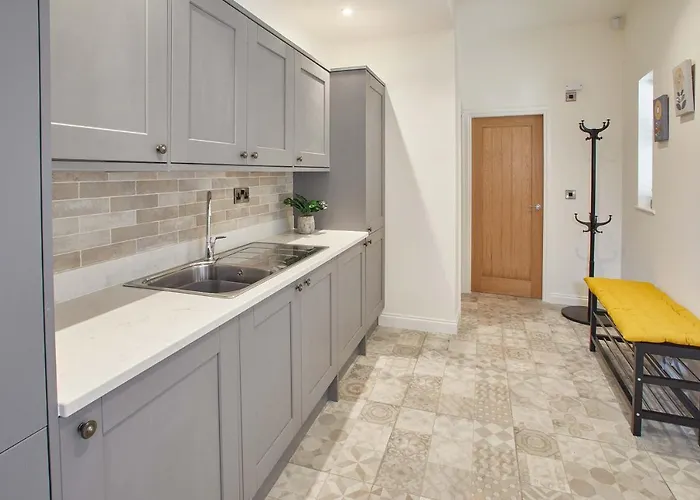 Host & - Lemonade Arch