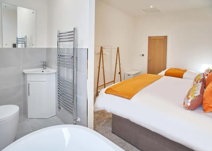 Host & - Lemonade Arch Holiday home Whitby