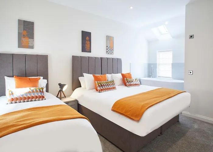 Host & - Lemonade Arch Whitby